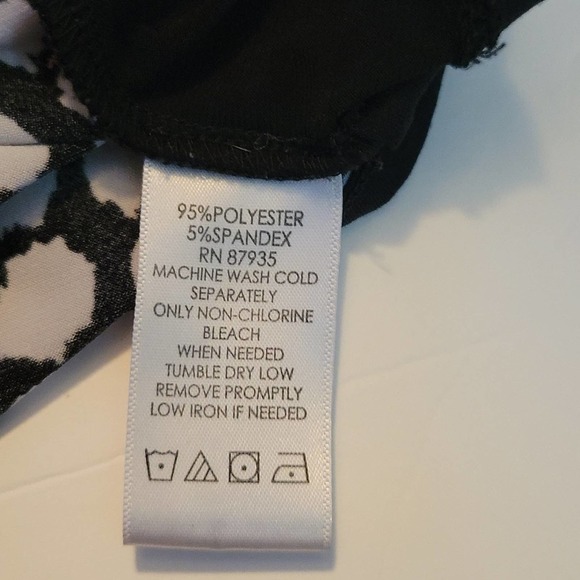 Susan Graver 1X Black & White Tank - Picture 5 of 7